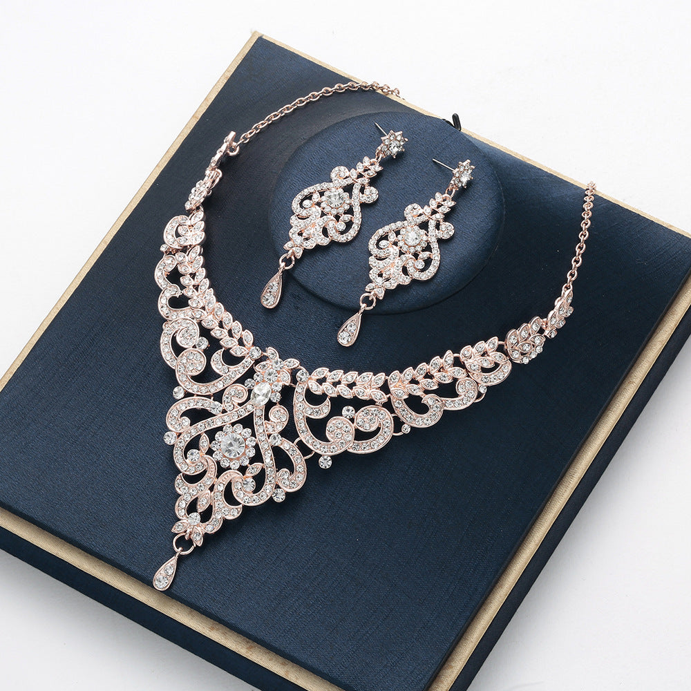 Set di collana e orecchini da donna esagerati, stile vintage, a forma di cuore e goccia, in lega di zinco con intarsi in strass e catena a maglia O