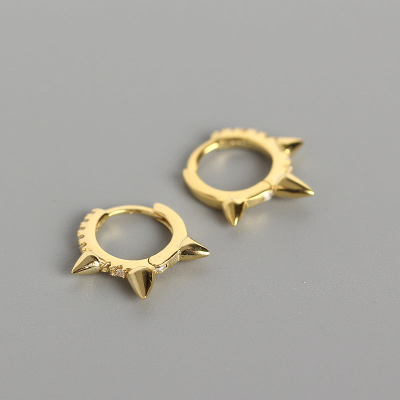Orecchino a polsino da donna minimalista punk geometrico in argento sterling 925 con strass e borchie