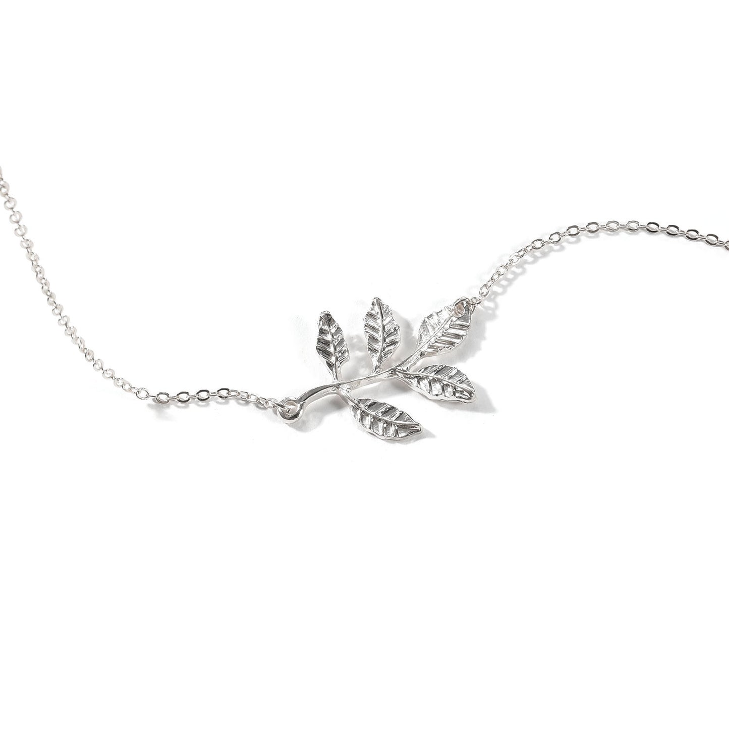 Minimalist Leaf Pendant Necklace for Women Alloy Chain Jewelry Fashion Accessory
