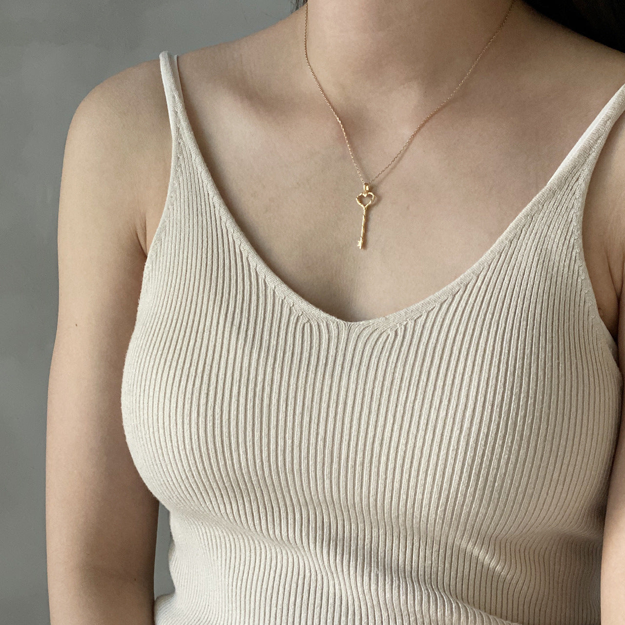 Collana minimalista con chiave a cuore irregolare in argento sterling 925