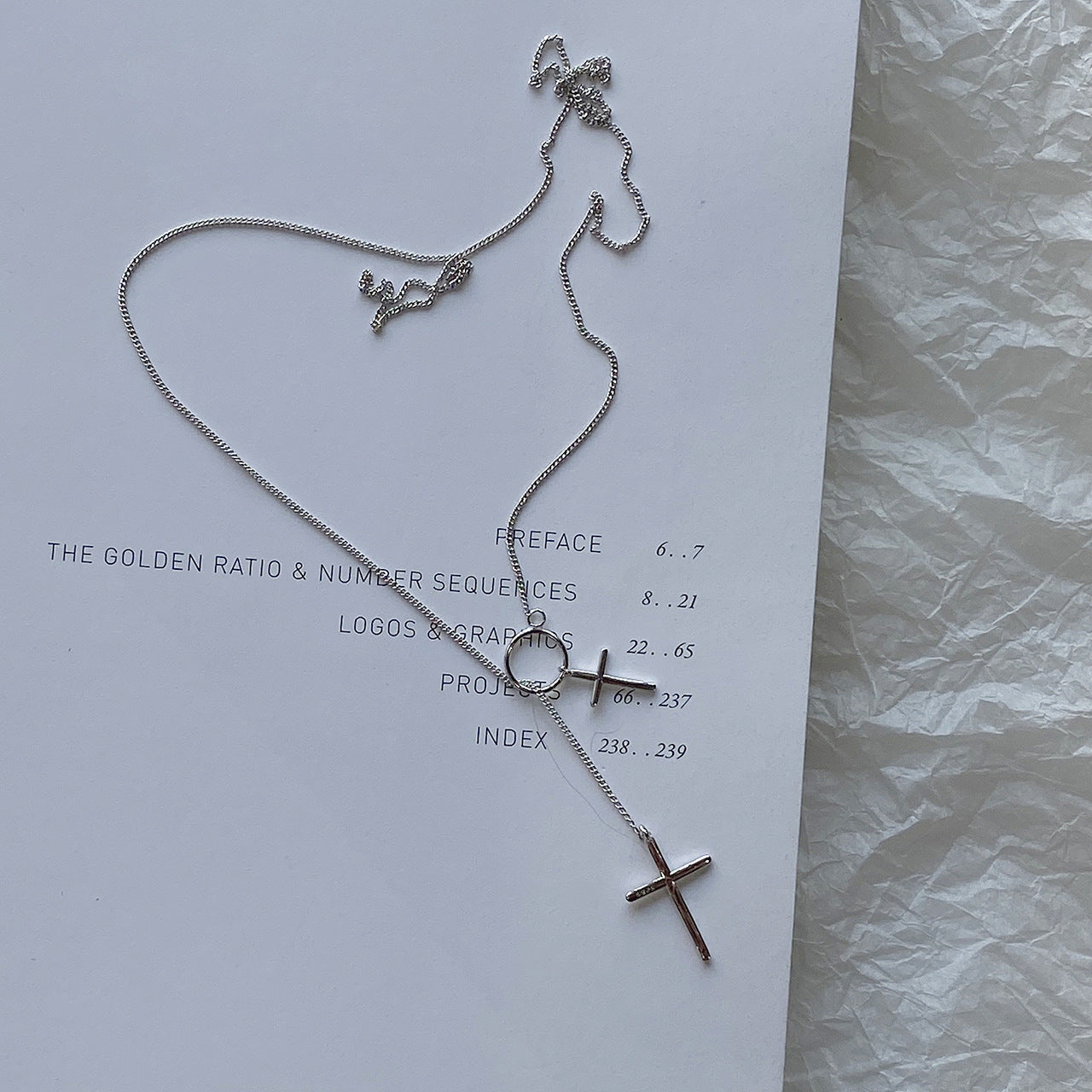Collana Minimalista con Croce Geometrica in Argento Sterling 925 Placcato Oro Bianco