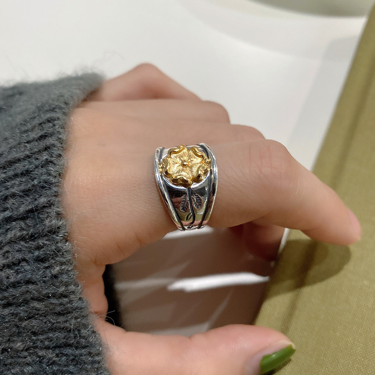 Vintage Minimalist 925 Sterling Silver Antique Finish Floral Ring for Women
