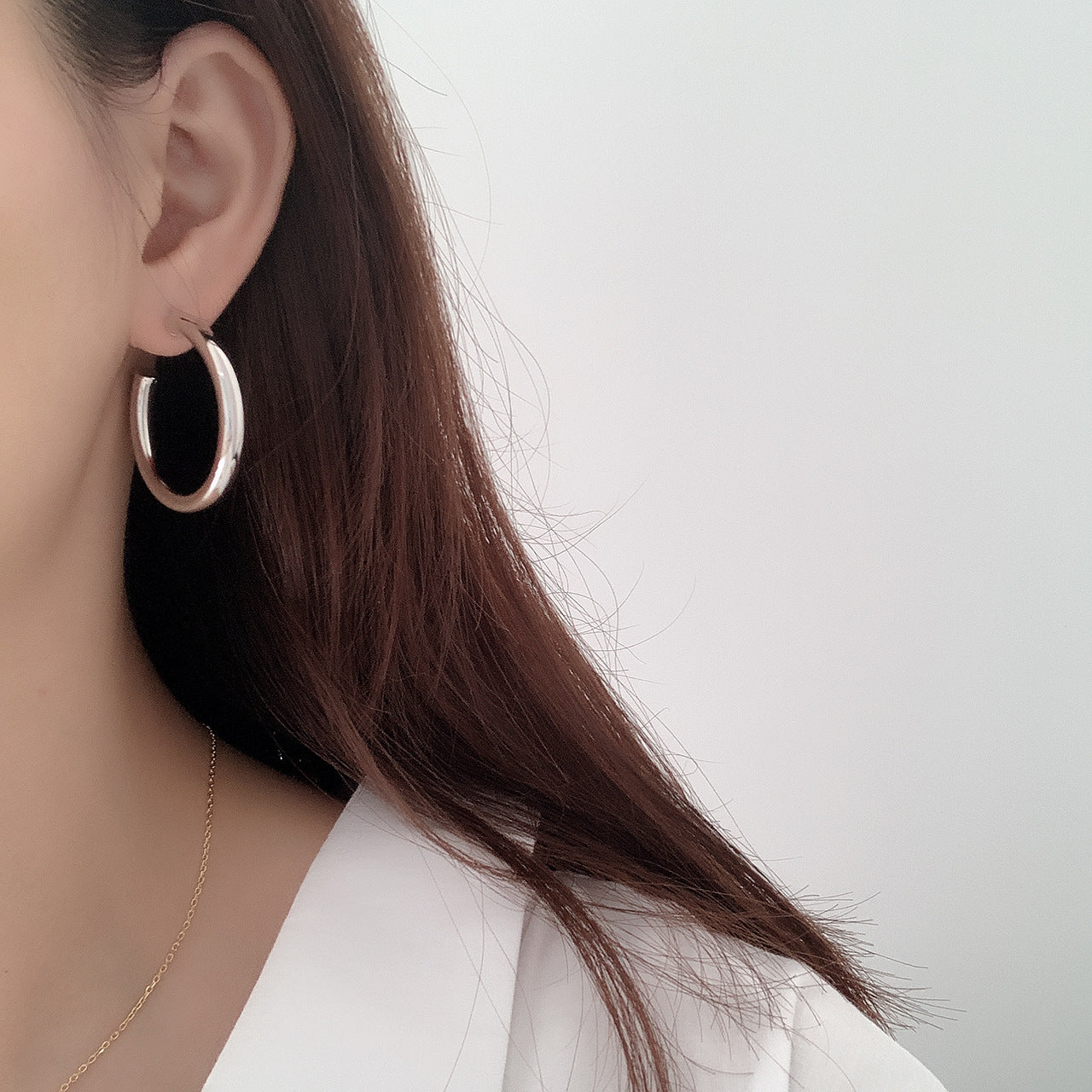 Orecchini a cerchio grandi a C rotondi placcati in argento sterling 925, eleganti e minimalisti, da donna