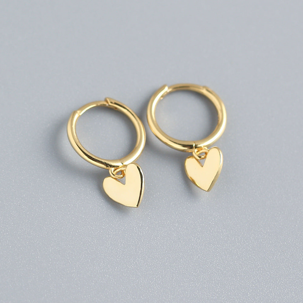 Dulces aretes chapados en forma de corazón de plata de ley 925 minimalistas
