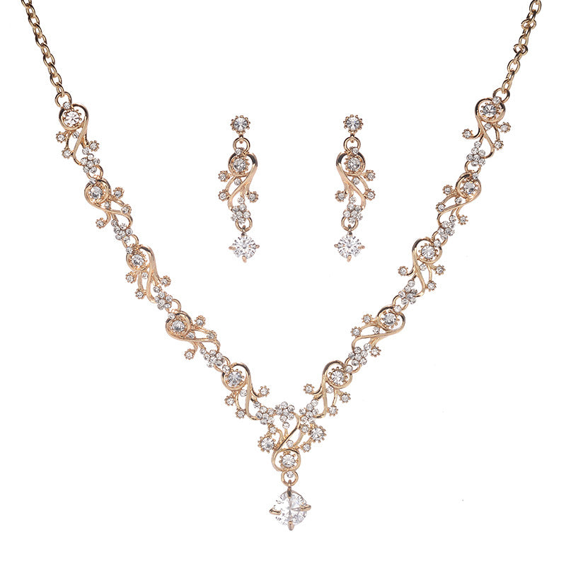 Collana da donna dolce ed elegante in lega con motivo floreale e intarsio di zirconi cubici