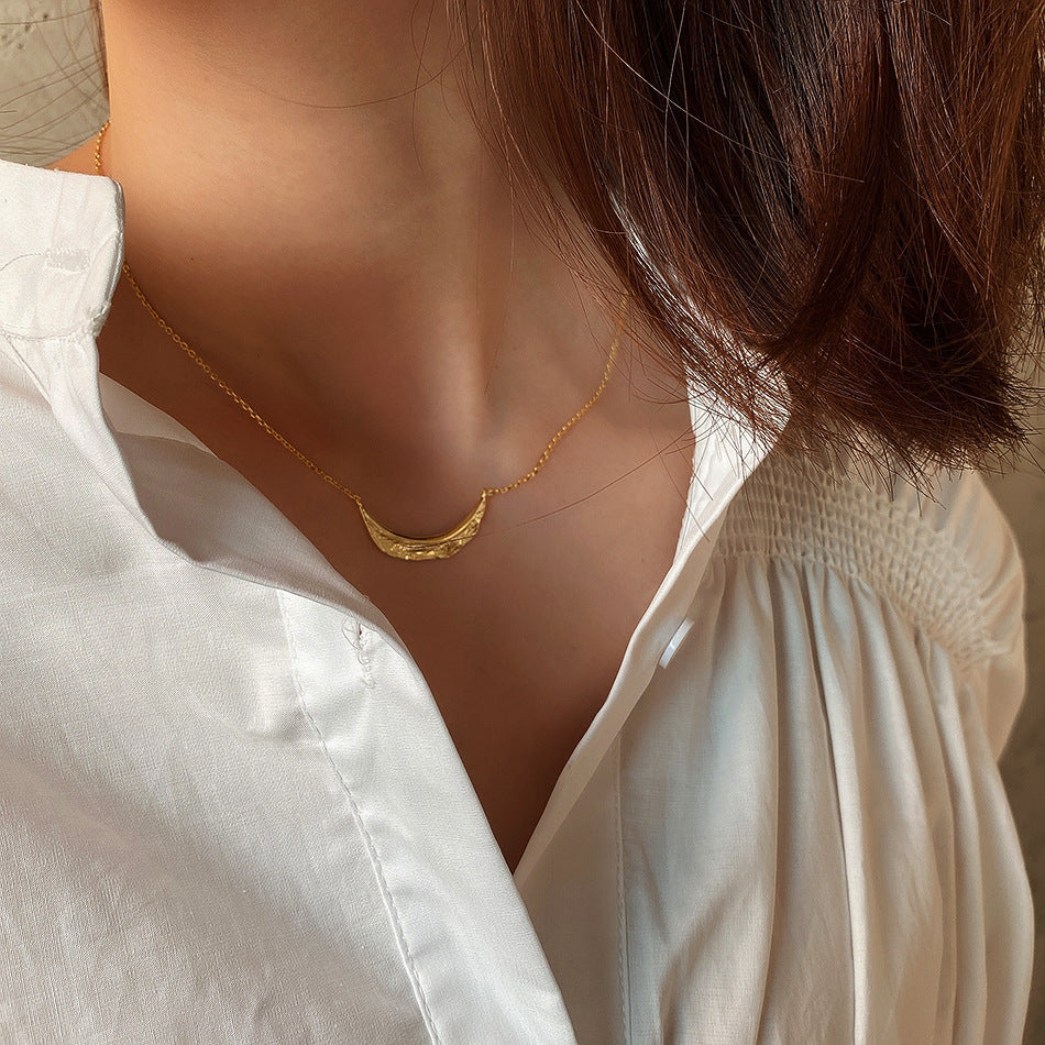 Collar minimalista de plata de ley 925 con textura de hoja para mujer