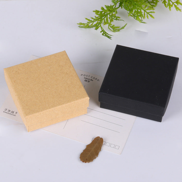 Caja de Joyas de Papel Kraft Negro Estilo Europeo Vintage para Pendientes y Anillos con Inserto de Espuma 7x7x3cm
