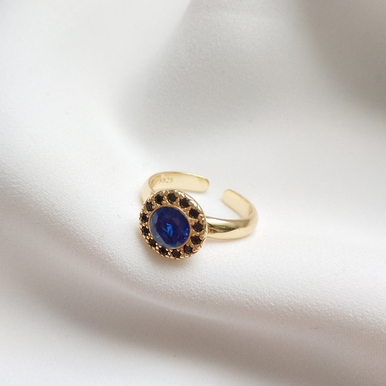 Vintage 925 Sterling Silver Geometric Round Sapphire Ring Plated Women