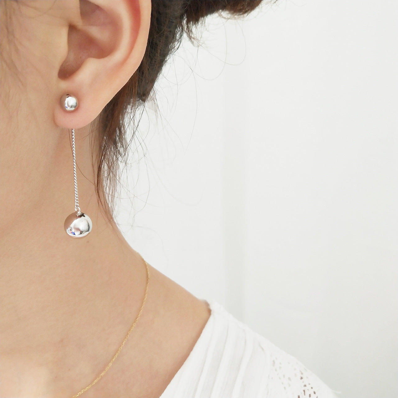Fan Zhi Qiao 925 Sterling Silver Dangle Earrings with Tassel Design