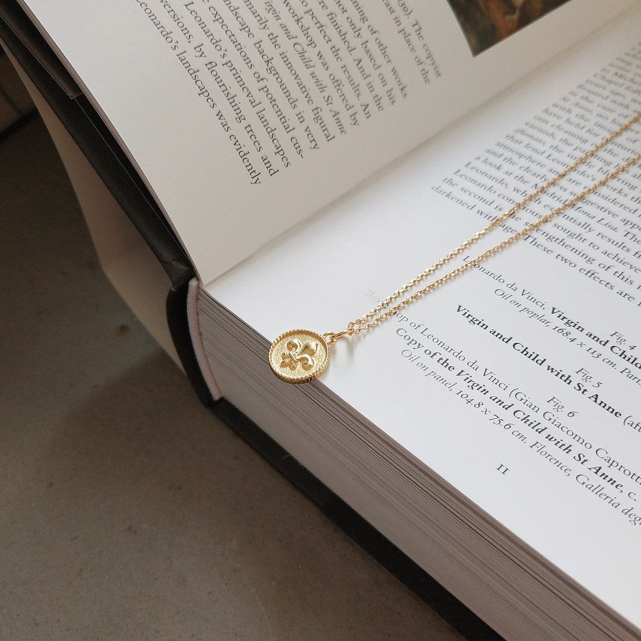 Collana da donna a pendente tondo geometrico placcato oro in argento sterling 925, minimalista