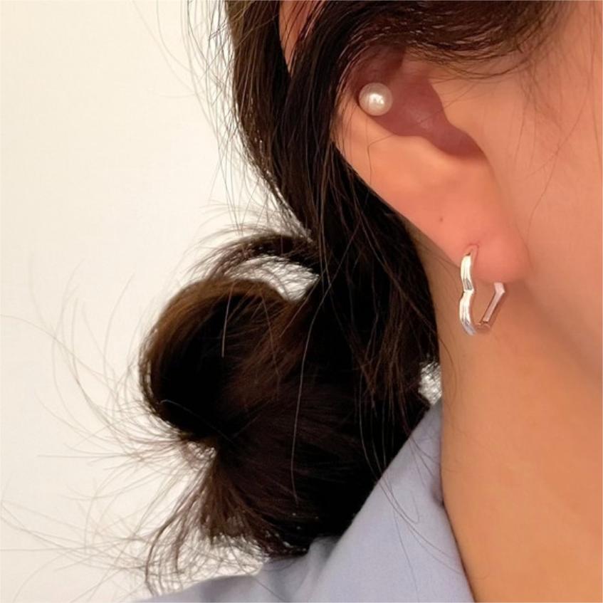 Pendientes minimalistas con forma de corazón de plata de ley 925 para mujer con acabado chapado