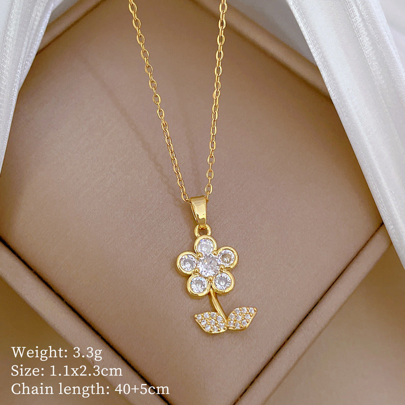 Elegant Five-Petal Leaf Pendant Necklace for Women Stainless Steel Delicate Clavicle Chain with Rhinestone Accents