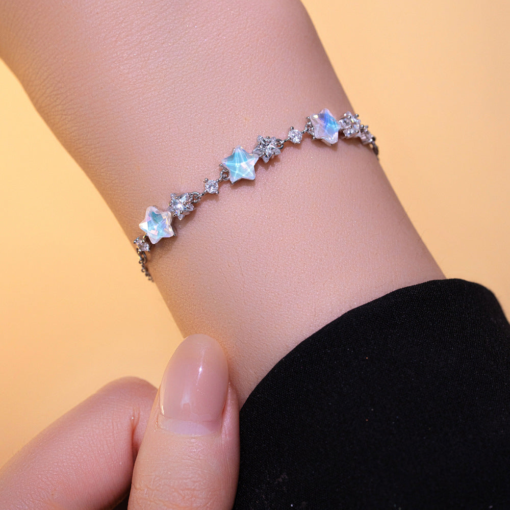 Pulsera minimalista de acero de titanio con forma de estrella para mujer con incrustaciones de diamantes de imitación, acabado hipoalergénico chapado