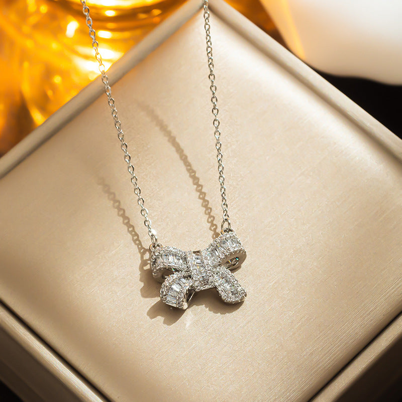 Collar Minimalista de Acero de Titanio con Forma de Lazo y Acabado Chapado para Mujer, Delicada Cadena para Clavícula