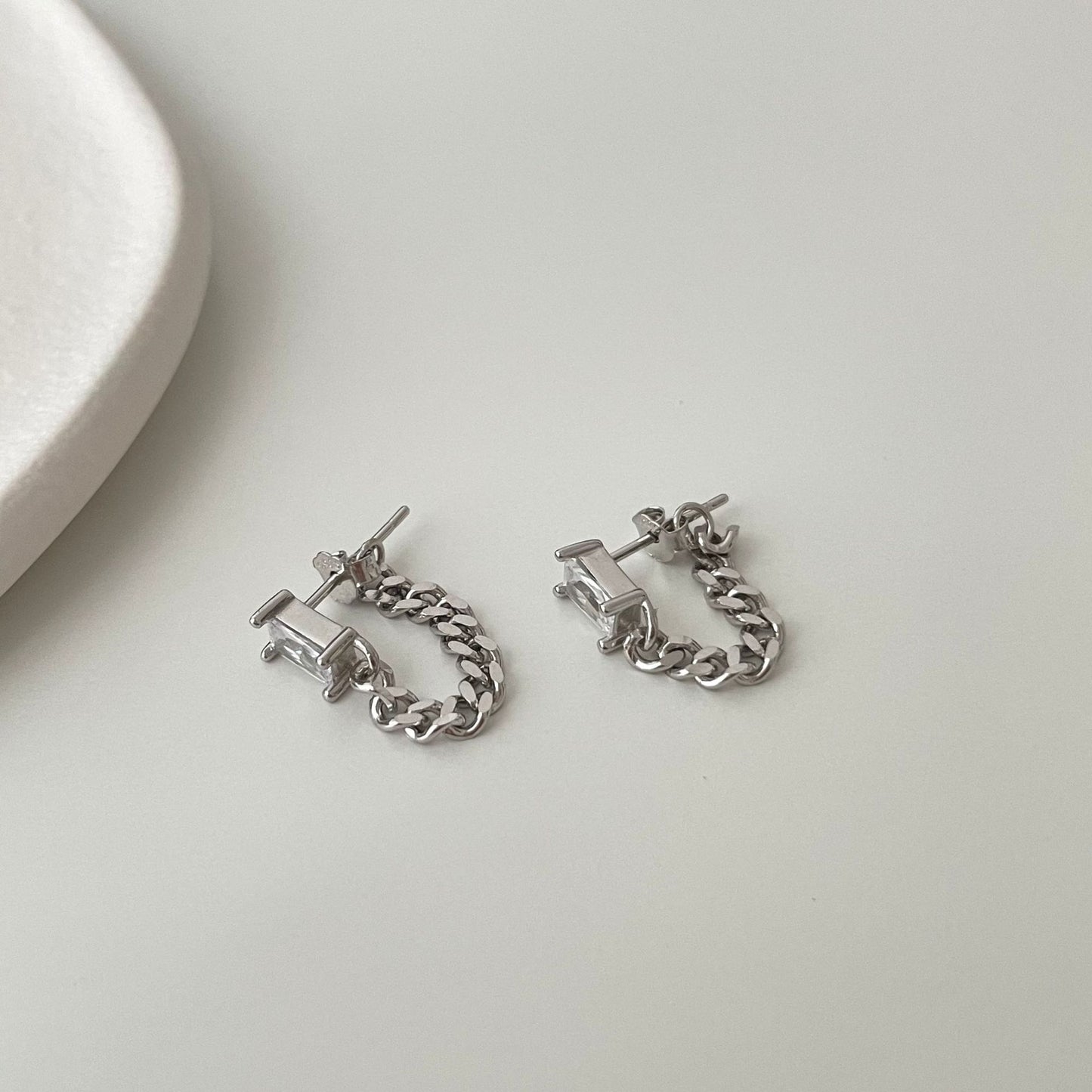 Minimalist 925 Sterling Silver Round Micro-Inlaid Cubic Zirconia Chain Earrings