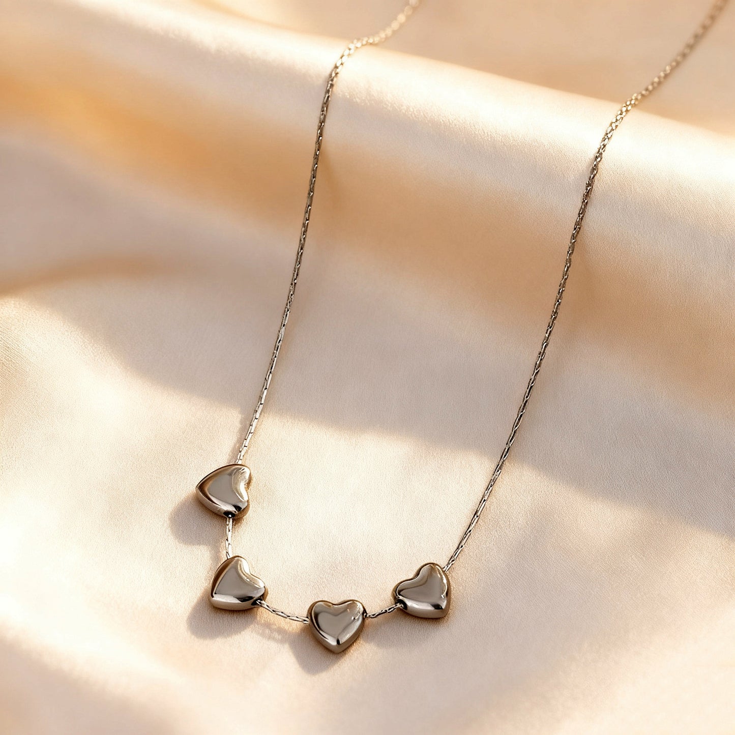 Elegante Collana da Donna in Acciaio Inossidabile con Cuore Placcato Oro 18K