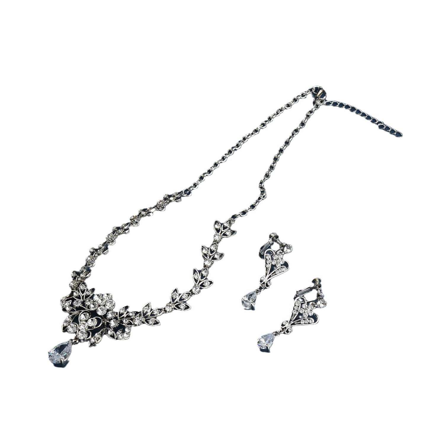 Sweet Elegant Leaf Shape Alloy Plated Necklace with Cubic Zirconia and Gemstone Pendant for Women