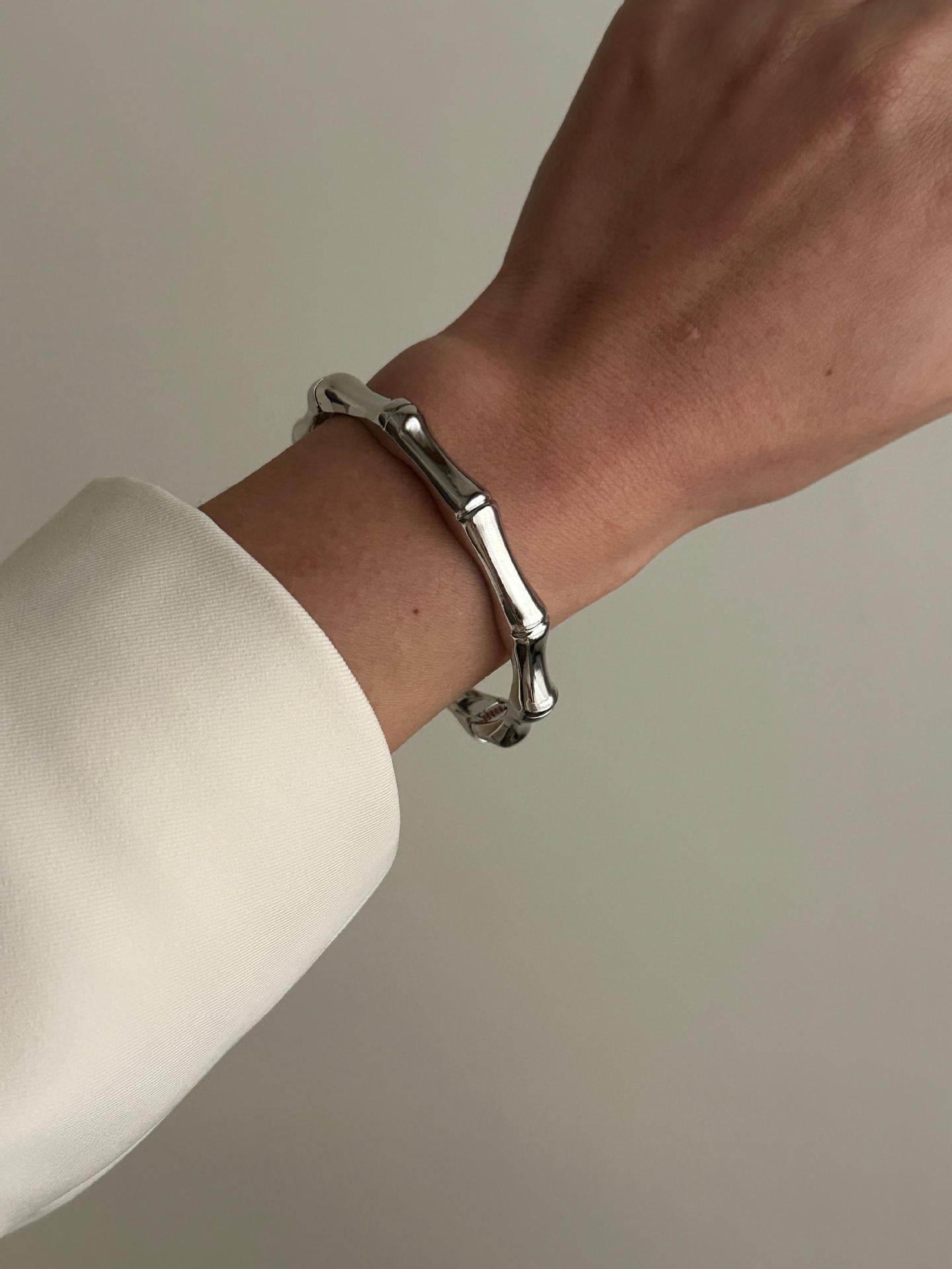 Fashion Minimalist Geometric Open Cuff Bracelet for Women Alloy Plated Smooth Wrap Design