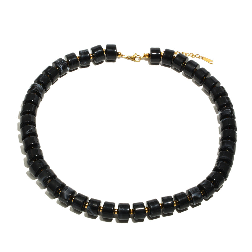 Collana cilindrica retrò minimalista in acrilico da donna con design geometrico e finitura ecologica