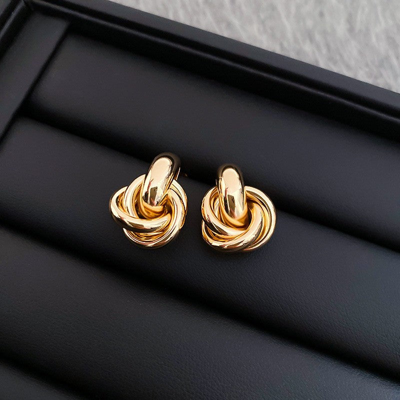 Orecchini da donna geometrici minimalisti in metallo con finitura lucida e placcatura in oro, per l'uso quotidiano