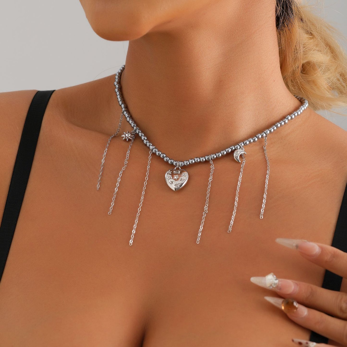 Minimalist Star Heart Moon Pendant Necklace for Women with Alloy Material and Plated Finish