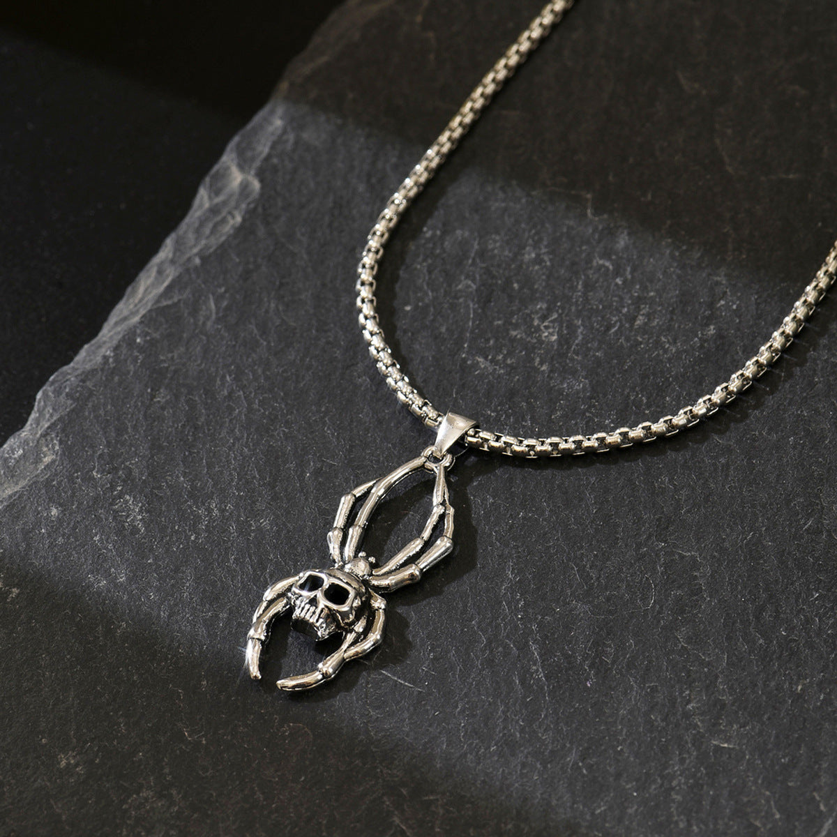 Collana Punk di Halloween con ciondolo a teschio e ragno, girocollo in lega stile Dark Gothic, gioielli unisex galvanizzati di tendenza