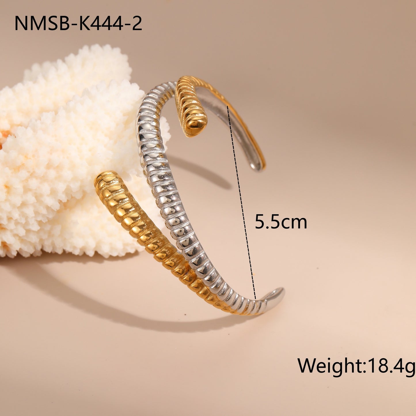 Fashionable Geometric Stainless Steel Bracelet with Plated Finish for Women