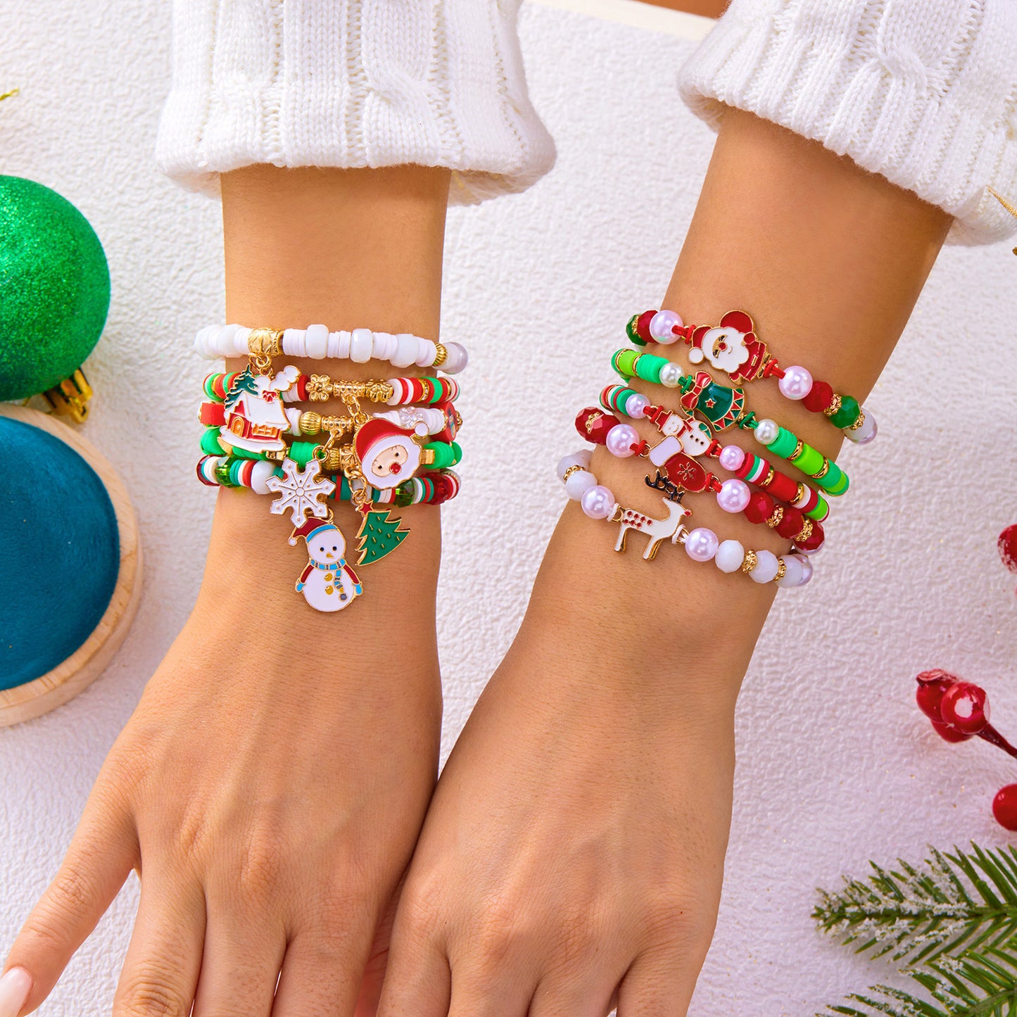Juego de pulseras trenzadas a mano con temática navideña con dijes de Papá Noel, copo de nieve y reno de aleación de zinc, joyería unisex para fiestas.