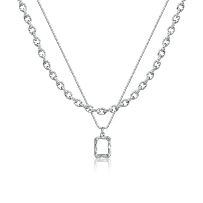 Collana Minimalista Geometrica in Acciaio Titanio con Finitura Lucida per Donna e Uomo, Design a Scatola Multistrato Impilabile