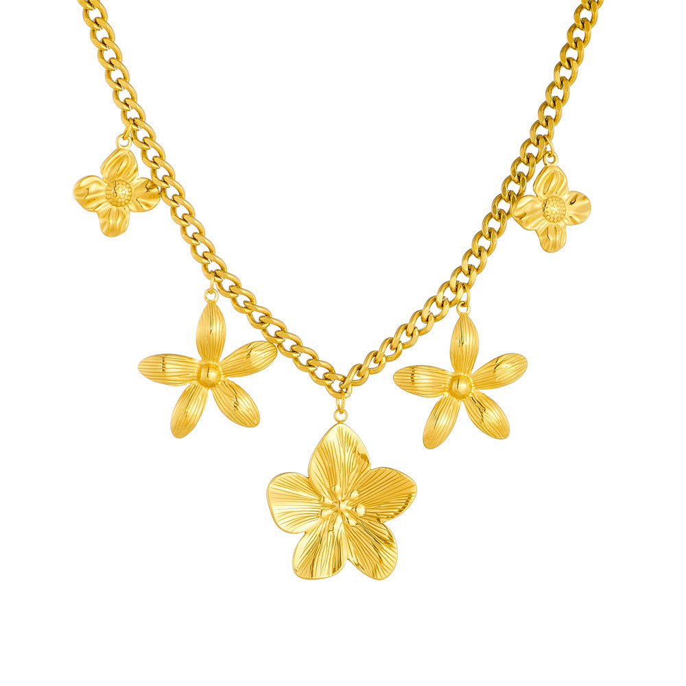 Elegant Gold-Plated Stainless Steel Five-Petal Flower Pendant Necklace with Chunky Clavicle Chain for Women