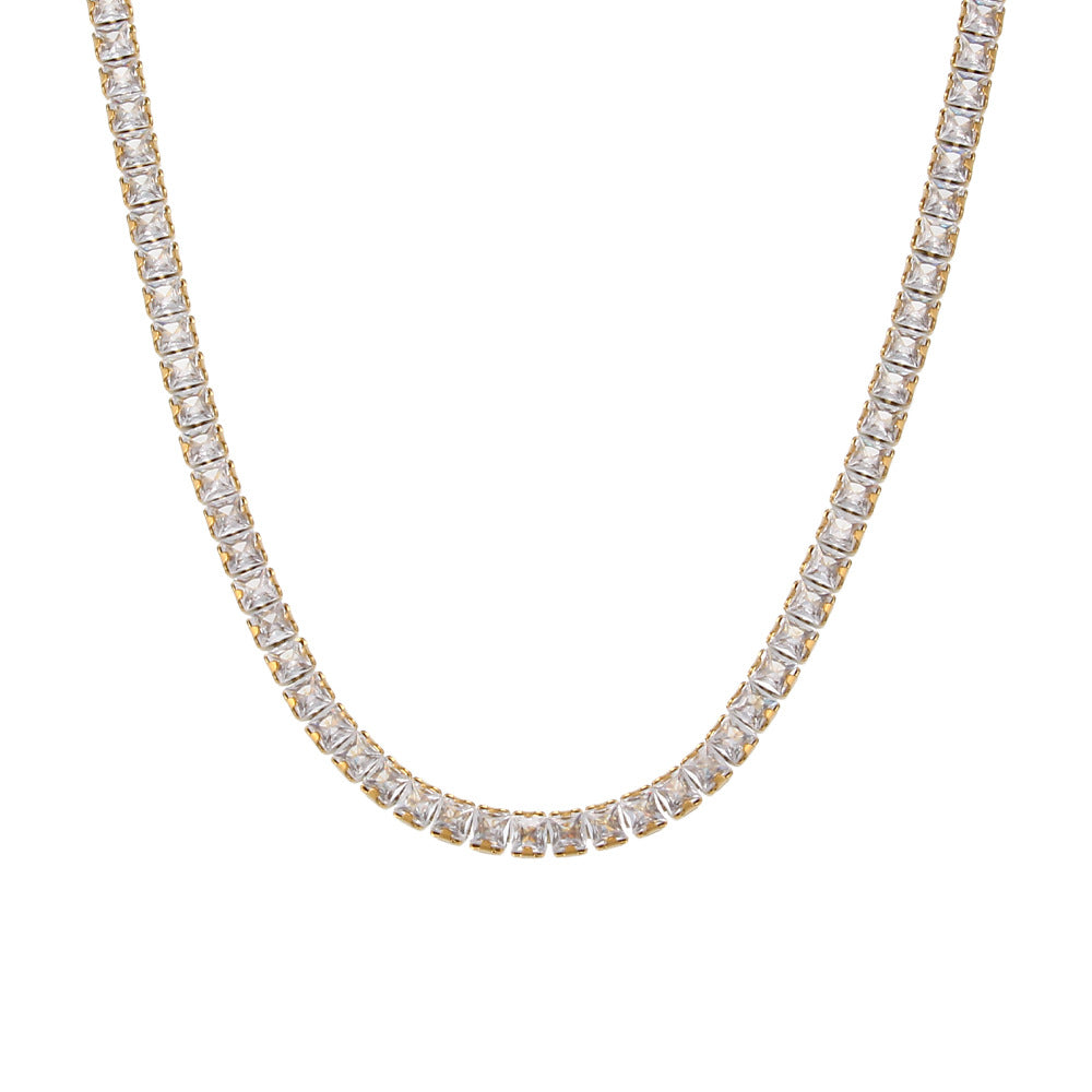 Elegante Collana Corta da Donna in Acciaio Inossidabile Placcato con Geometrie, Pendente in Acciaio al Titanio e Zirconi Cubici