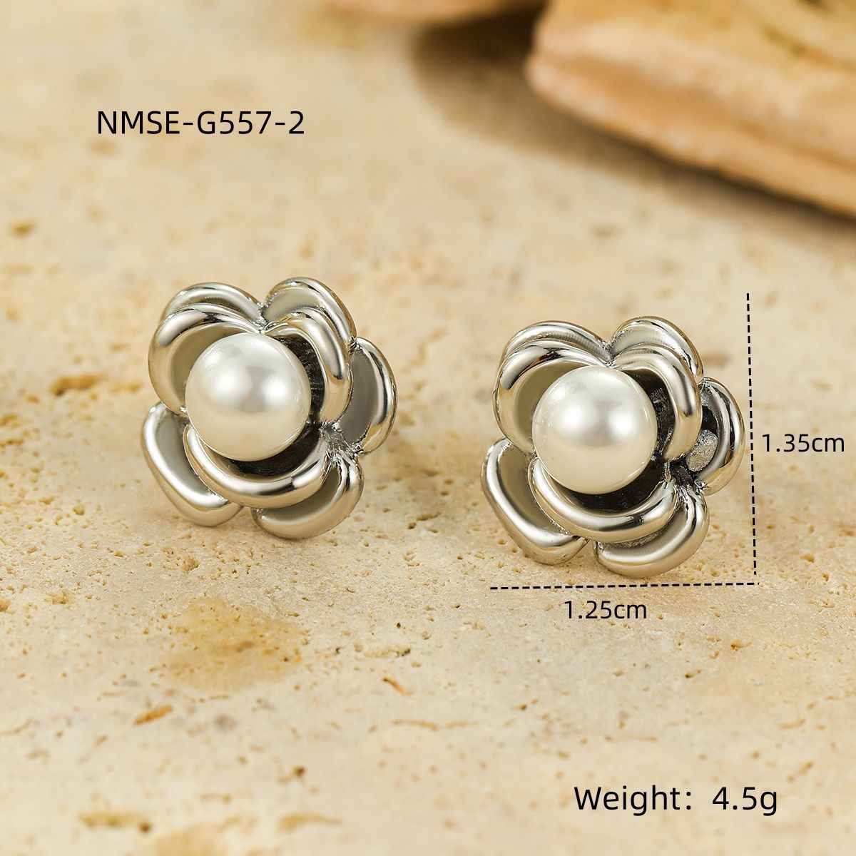 Pendientes de tuerca de acero inoxidable con forma de flor geométrica minimalista para mujer con acabado chapado