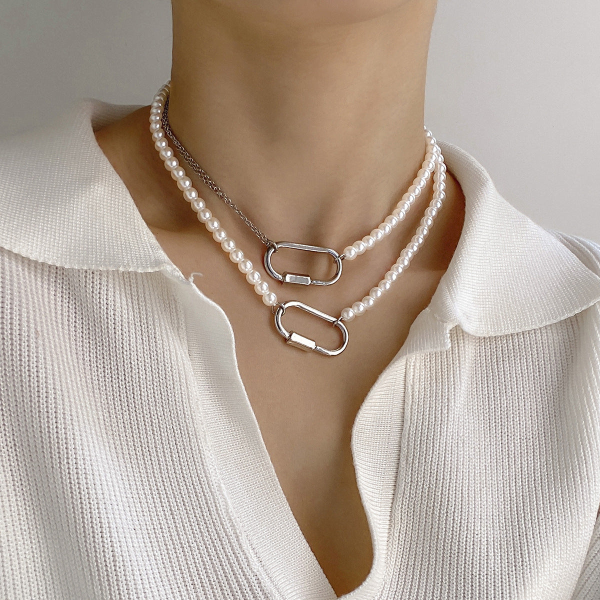 Collar colgante de aleación geométrica minimalista con borla desmontable, cadena en forma de Y con cierre en O chapado en cruz