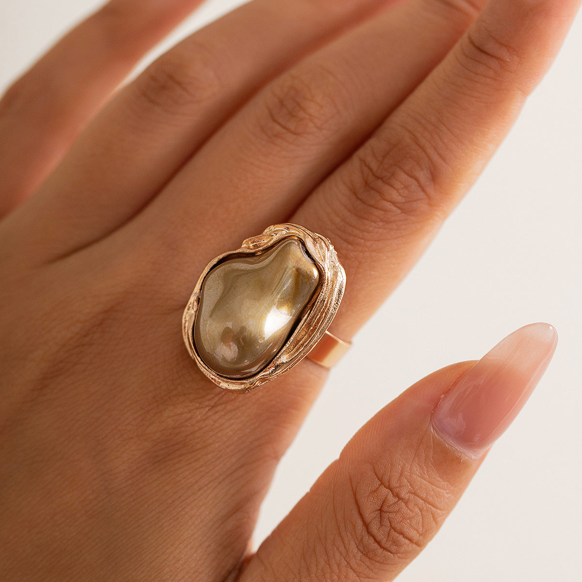 Irregular Baroque-Style Geometric Ring with Imitation Pearl Inlay and Plated Finish for Women