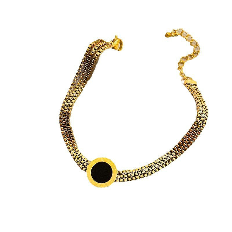 Bracciale rotondo pendente a tre strati minimalista con numeri romani da donna in acciaio al titanio con intarsio di strass