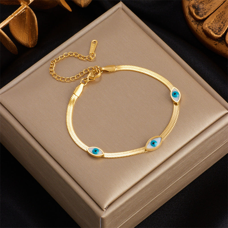 Fashionable Vintage-Inspired Titanium Steel Bracelet with Rhinestone-Inlaid Star and Round Pendant for Women