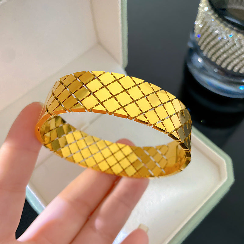 Vintage Geometric Checkered PVD Titanium Steel Bracelet for Women