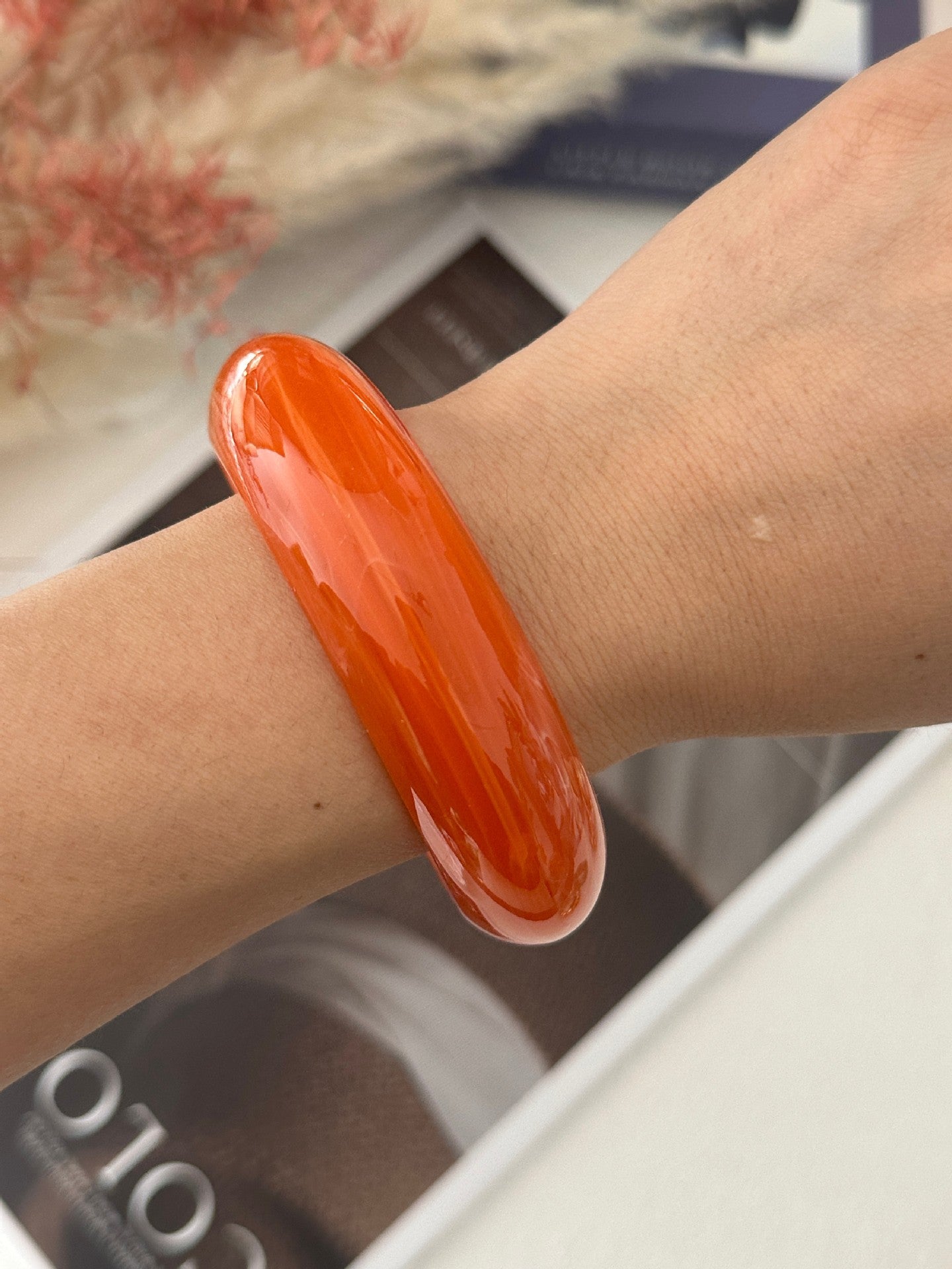 Pulsera de acrílico pulido geométrico para mujer