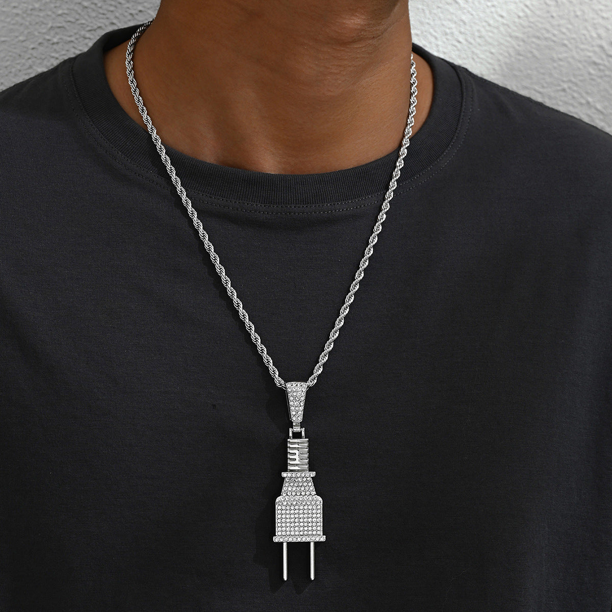 Collana con ciondolo a spina geometrica stile Hip Hop da uomo con struttura in lega di zinco e intarsi in strass su catena cubana