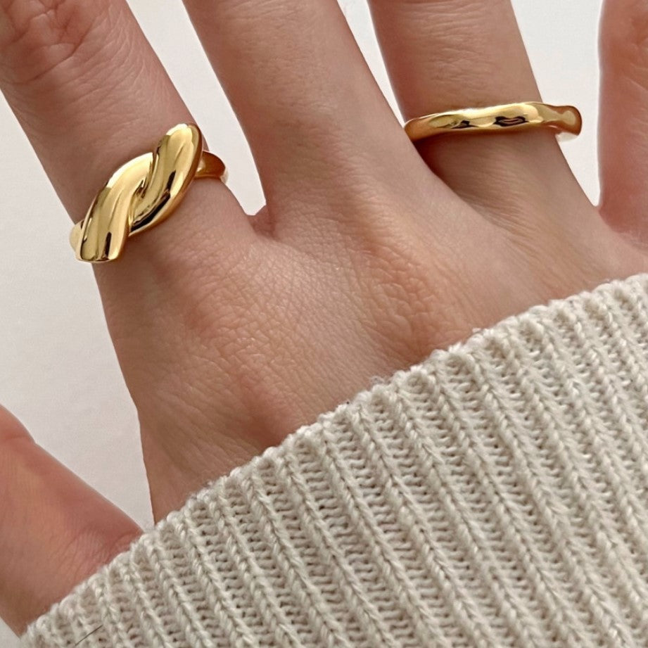 Anello Nodo da Donna Minimalista a Forma di Onda in Argento Sterling 925