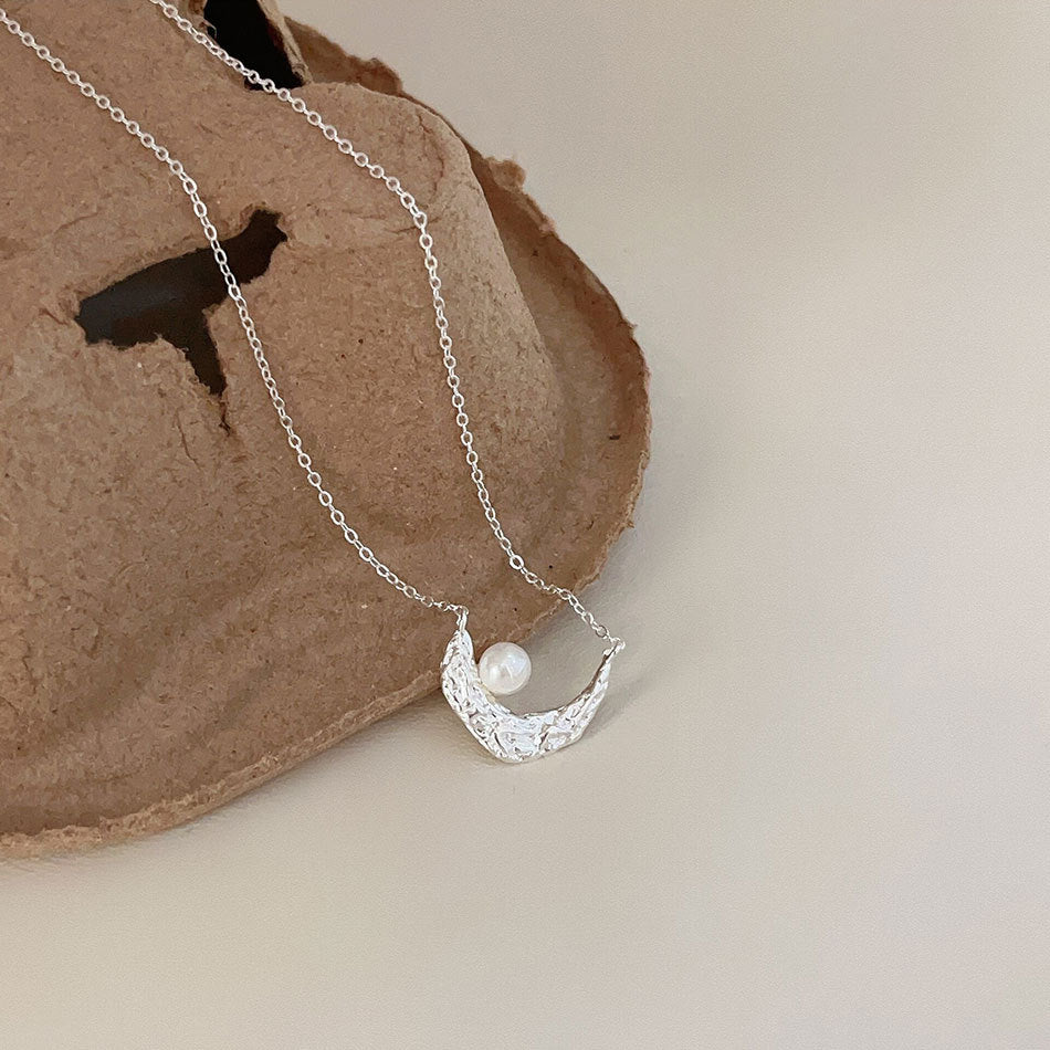 Minimalist Geometric Silver Necklace with Moon Pendant for Women - Cool Tone Style, 925 Sterling Silver, Unisex Fashion Jewelry