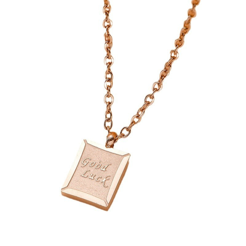 Collar de Acero Inoxidable con Colgante de Letra Tono Dorado Minimalista con Acabado Galvanizado para Mujer