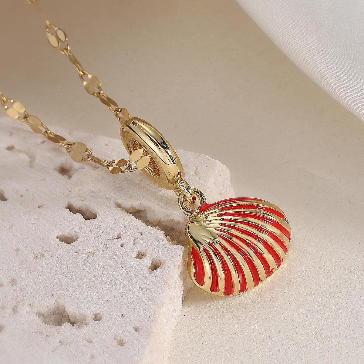 Minimalist Geometric Brass Gold Plated Drip Oil Shell Pendant Necklace for Women