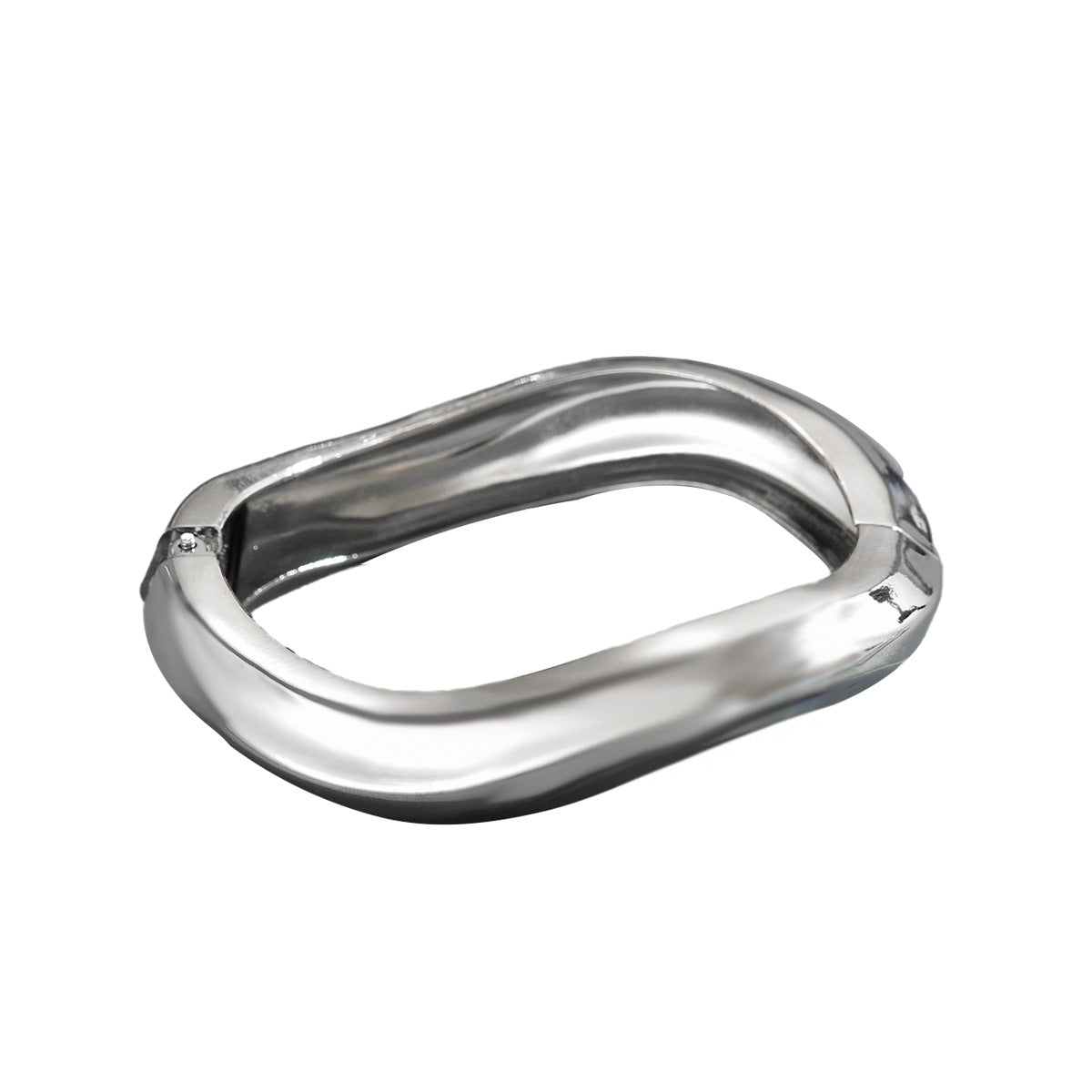 Pulsera Minimalista Geométrica de Aleación de Zinc Electrochapada con Acabado Liso y Diseño Retorcido para Mujer