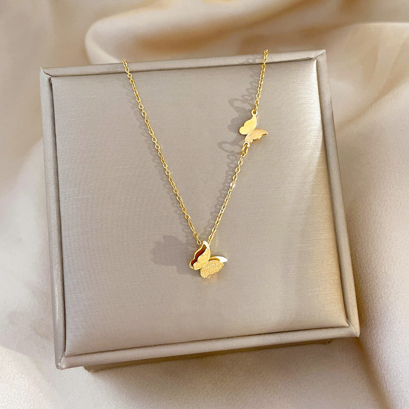 Collar con colgante de mariposa, cadena geométrica minimalista de acero inoxidable, estilo etéreo discreto