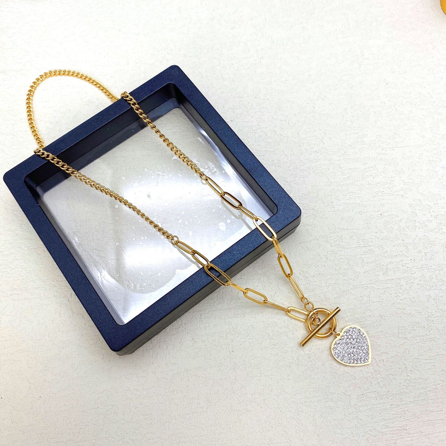 Collana con Ciondolo Minimalista a Cuore in Acciaio al Titanio con Accenti di Strass Micro-Pavé per Donna e Uomo, Catena Stratificata Leggera di Lusso per l'Autunno e l'Inverno