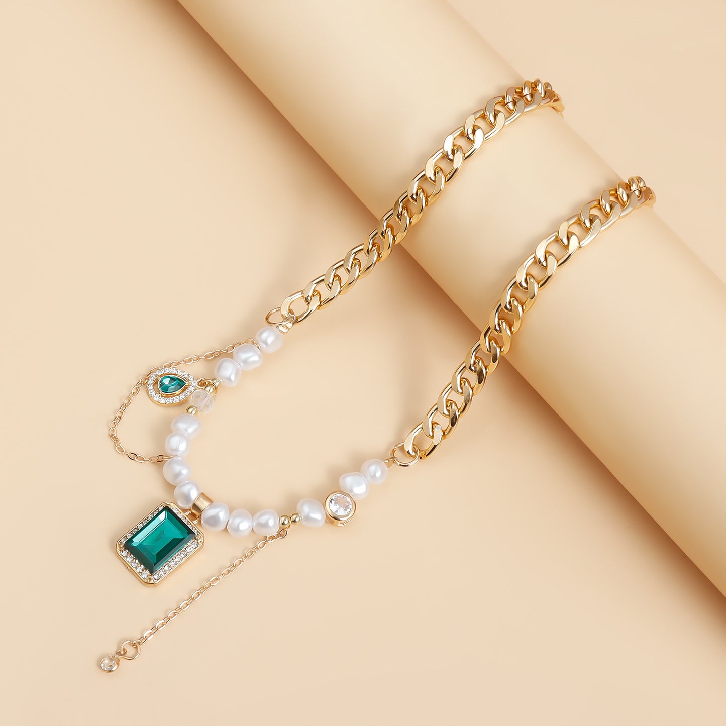 Vintage Ethnic Style Water Drop and Geometric Shape Alloy Pendant Necklace with Plated Finish for Women