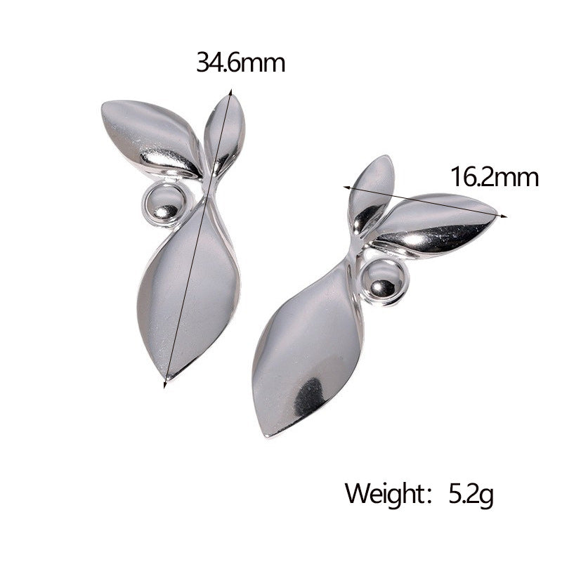 Orecchini in titanio a forma di foglia stile naturale con placcatura in oro 18 carati per donna, perno in acciaio inossidabile ipoallergenico, design lussuoso e minimalista