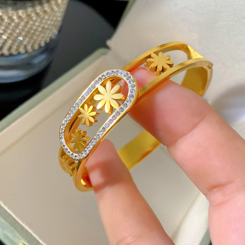 Vintage Micro-Inlaid Cubic Zirconia Daisy Floral Titanium Steel Wide Cuff Bracelet