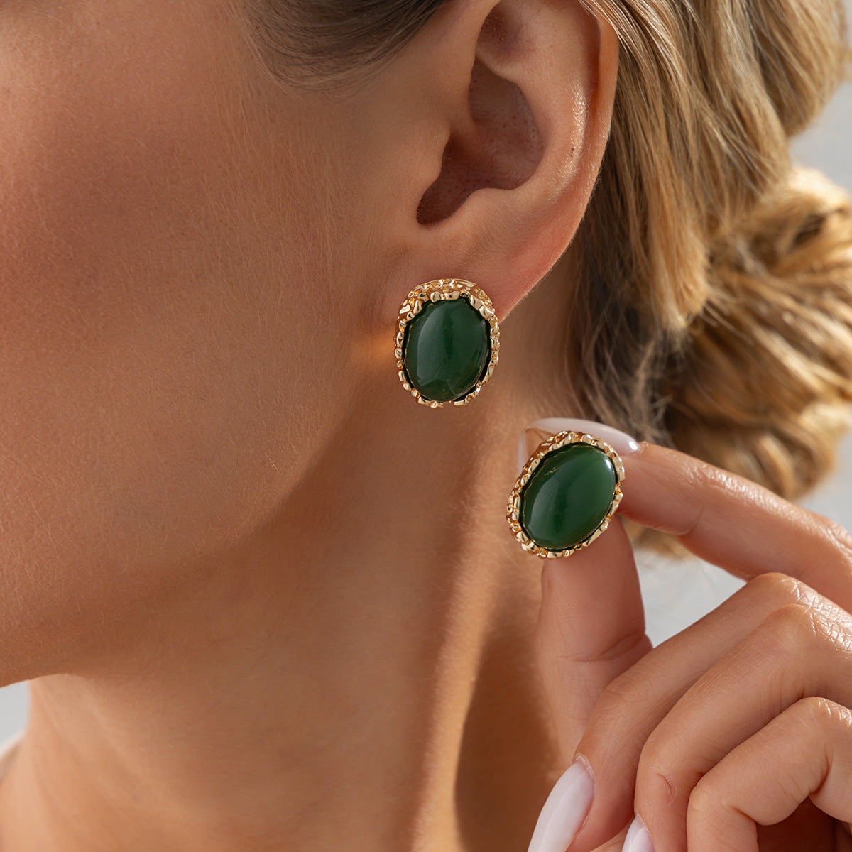 Vintage French Court Style Oval Geometric Gemstone Plated Zinc Alloy Earrings for Women